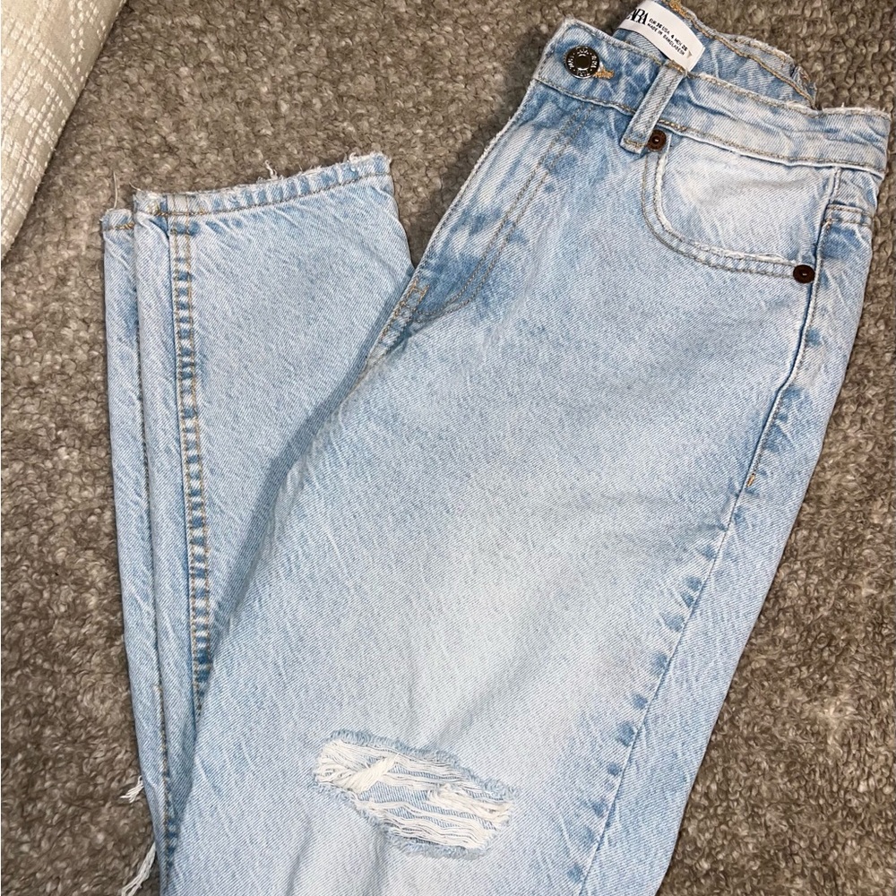 Zara Light wash distressed straight leg jean